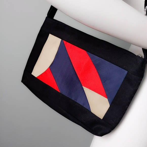 Handmade Red Dirt Road Satin Nylon Colorblock Zipper Shoulder Bag - Picture 2 of 5